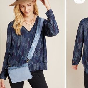 Anthropologie Cloth and Stone Dotted
Herringbone Blouse Puff Sleeve Blue XS